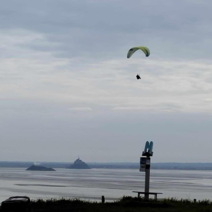 Maison Vue Sur Le Mont Saint Michel Et Sa Baie Champeaux Dış mekan fotoğraf