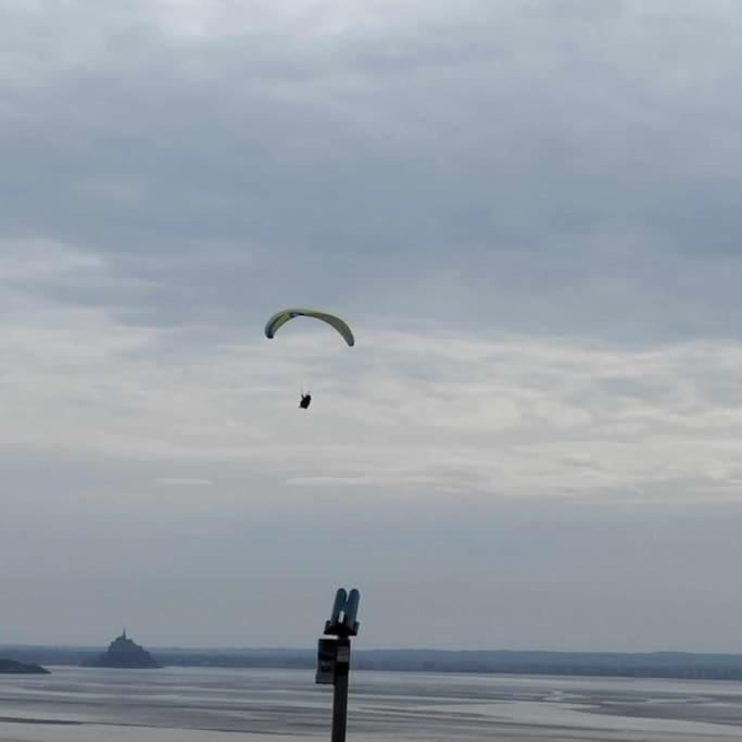 Maison Vue Sur Le Mont Saint Michel Et Sa Baie Champeaux Dış mekan fotoğraf